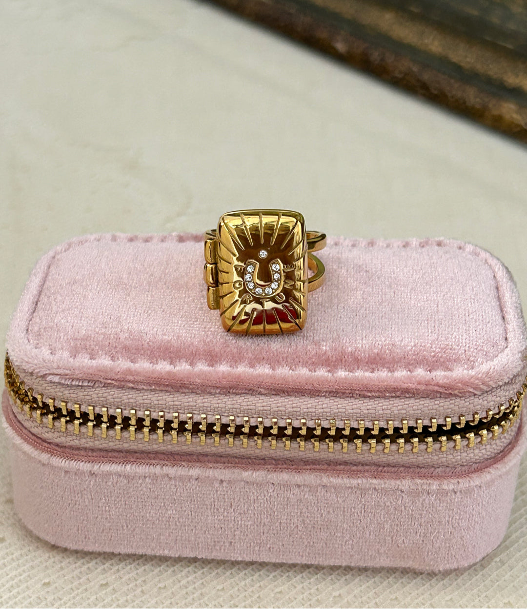 Fortune Photo Box Ring