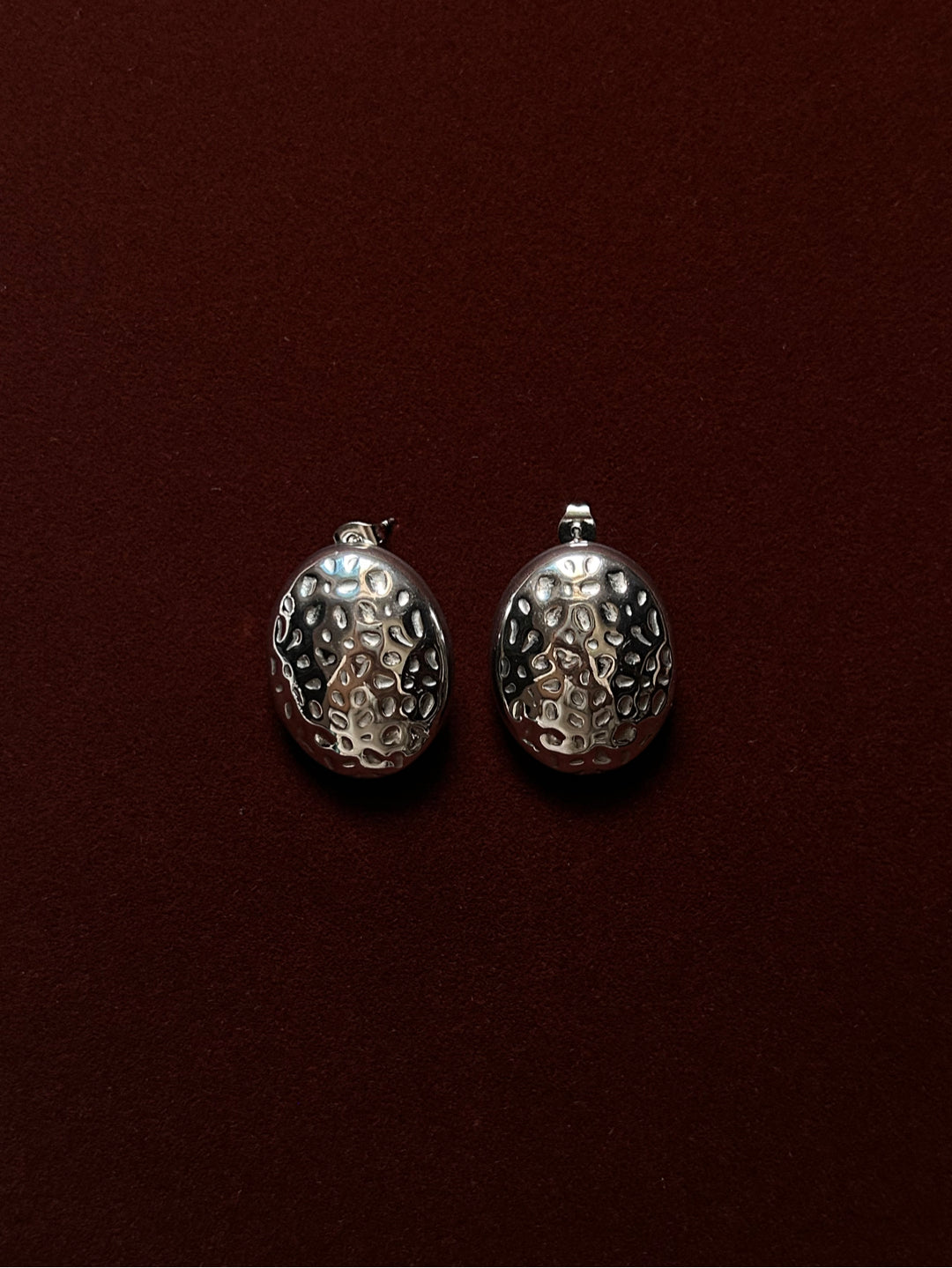 Argent Oval Stud Earrings